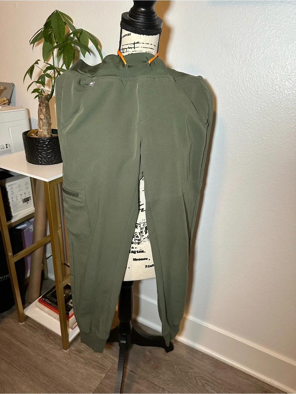 FIGS Moss Rafaela Oversized Scrub Top + Zamora Jogger Pants Set XS/XS Petite